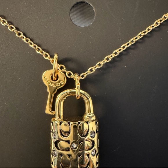 Coach Quilted Lock & Key Gold Chain Necklace NWT W Cotton Coach Jewelry Dust Bag - Picture 2 of 6